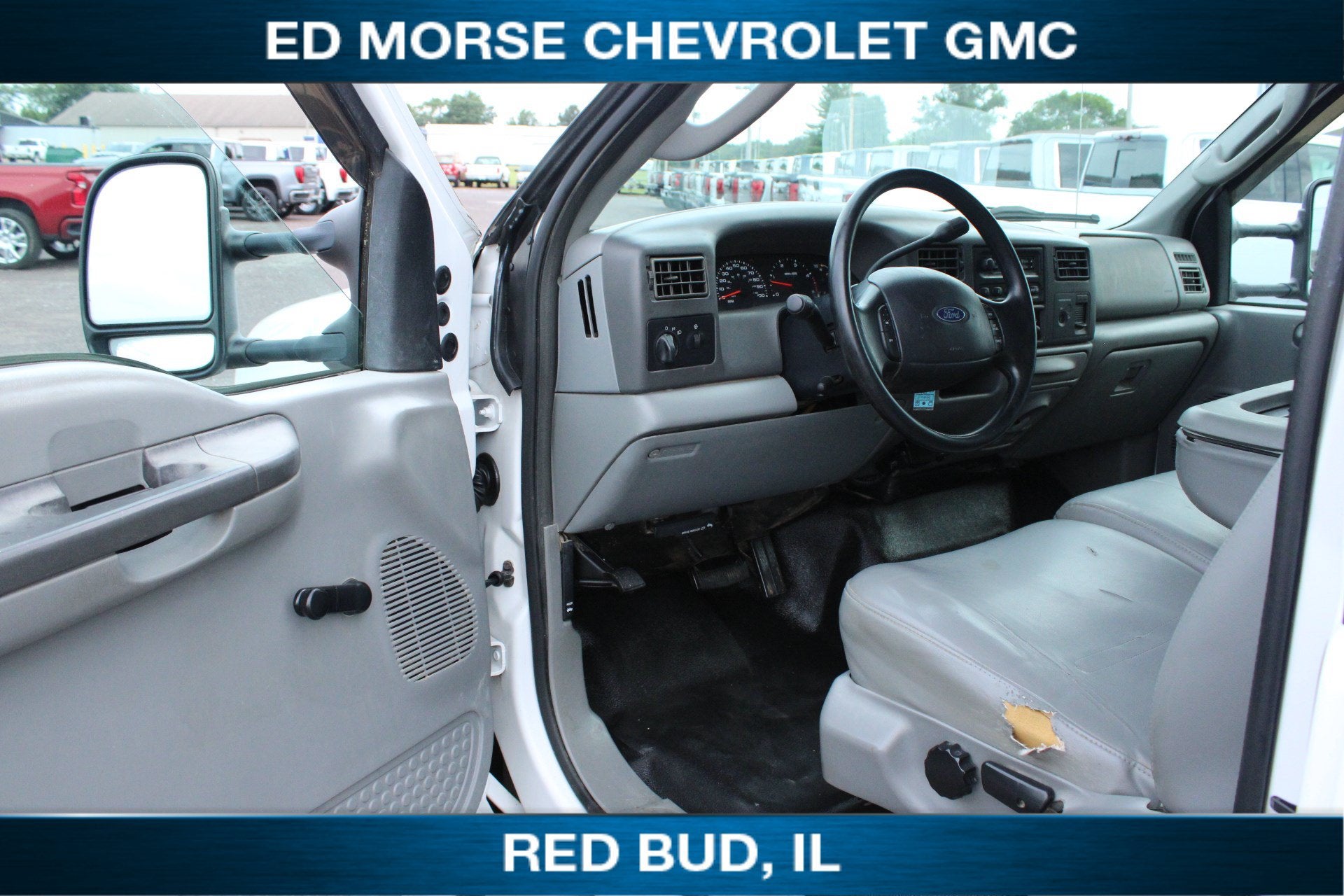2004 Ford Super Duty F-350 DRW XL