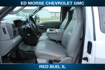 2004 Ford Super Duty F-350 DRW XL