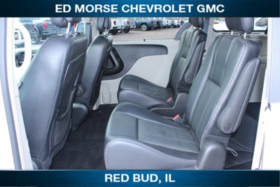 2016 Chrysler Town & Country Touring-L